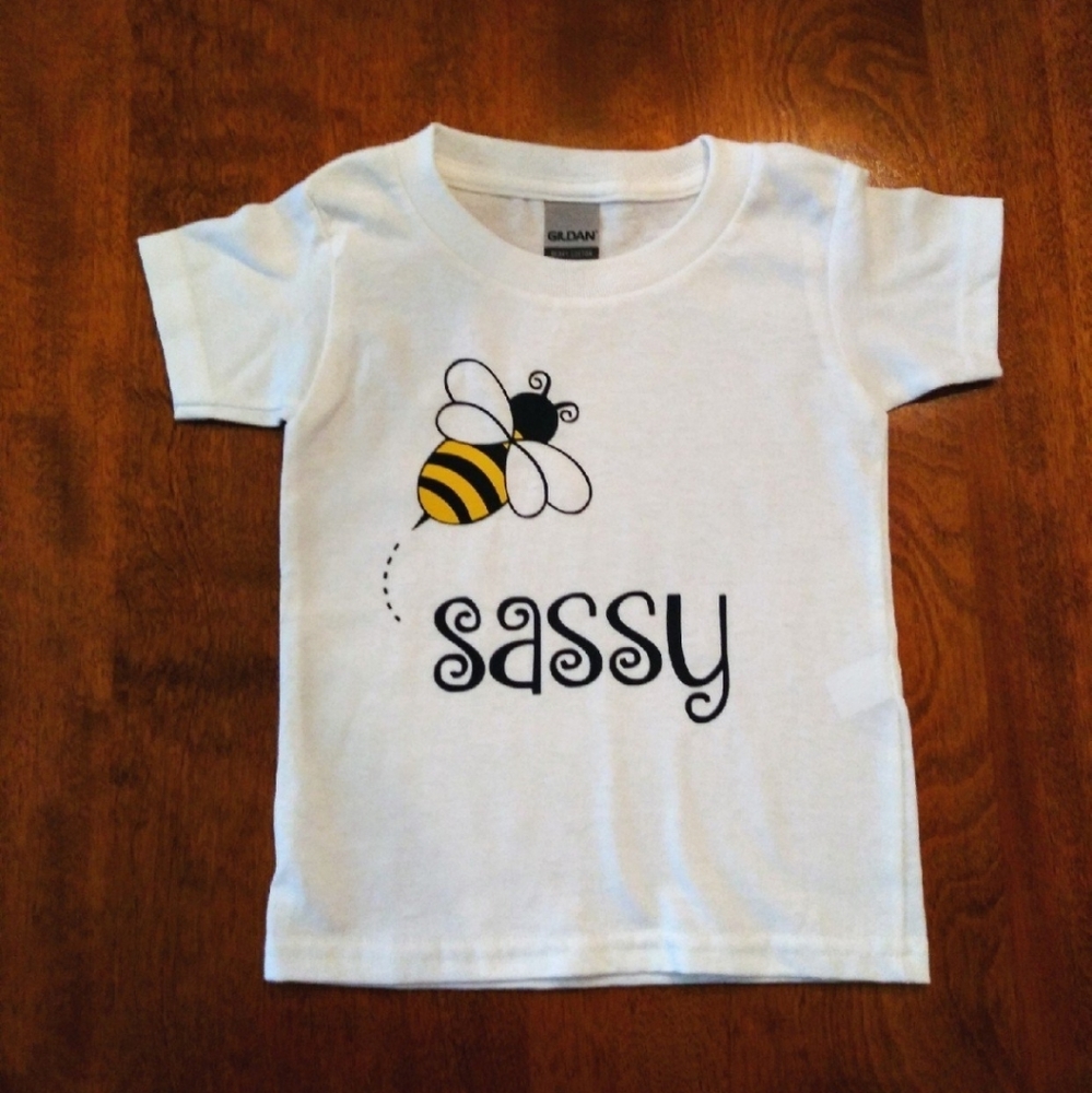 🐝Bee Sassy t-shirt